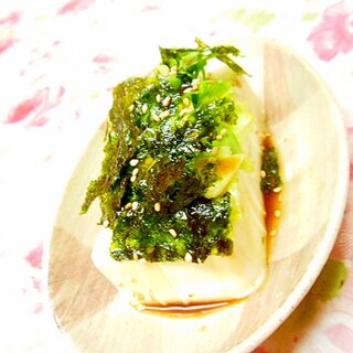 刺身醤油de❤レタスと韓国海苔の冷や奴❤